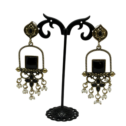 Traditional Black Stone Dangler Earrings for Women – Antique Gold Finish Ethnic Earrings with Pearl Beads for Festive & Wedding