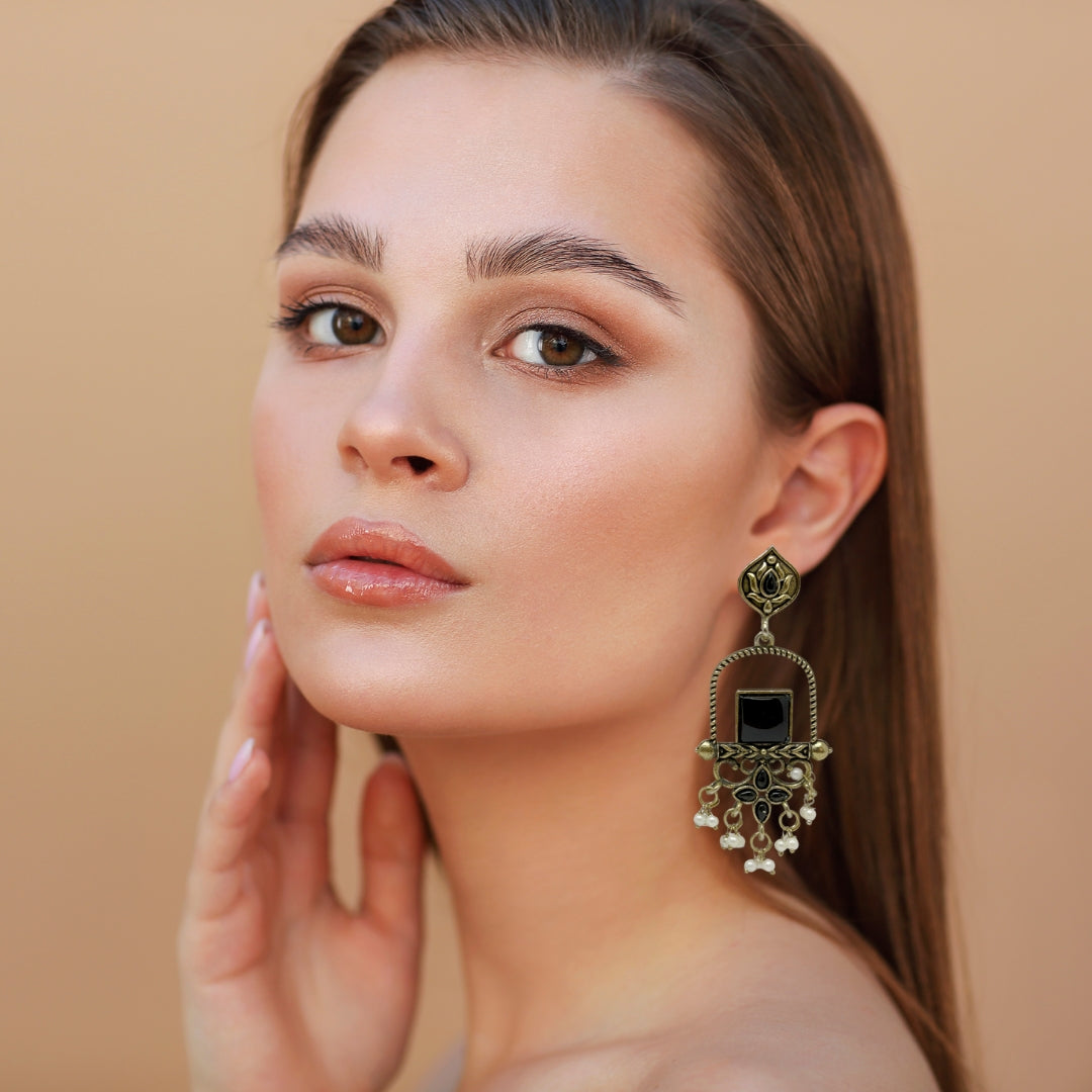 Traditional Black Stone Dangler Earrings for Women – Antique Gold Finish Ethnic Earrings with Pearl Beads for Festive & Wedding